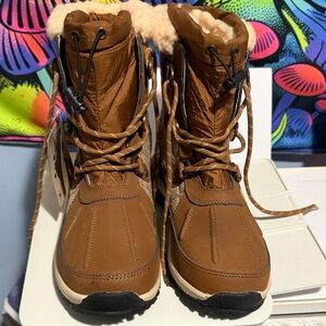 Bearpaw Tan Woman Boots Sz 9 Water Proof *Real Fur*. Nwt